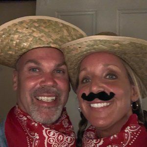 Meet your Posher, Heidi renee